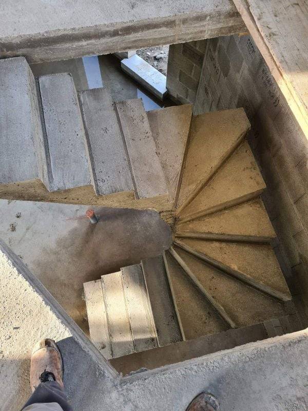 Escaliers bétons près de Saint-Ismier